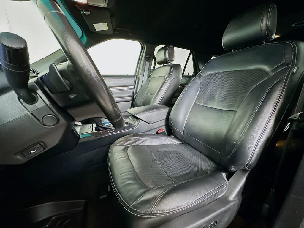 Thumbnail: 2016 Ford Explorer - 12