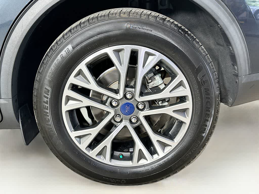 Thumbnail: 2022 Ford Escape - 8