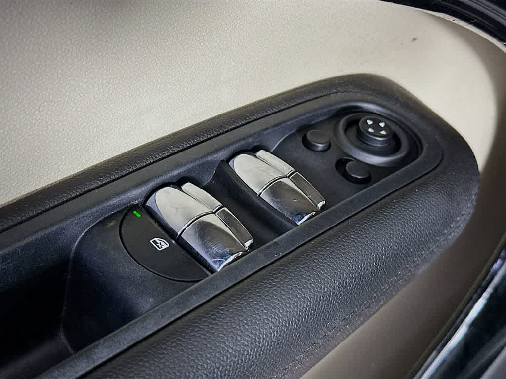 Thumbnail: 2013 MINI Cooper Countryman - 26