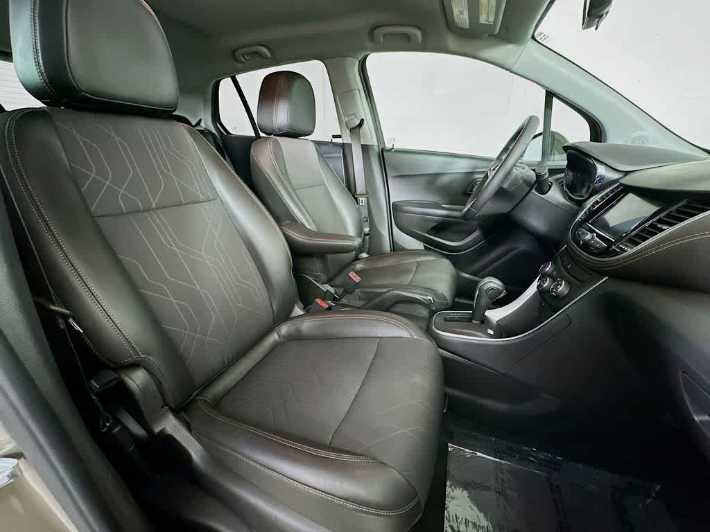 Thumbnail: 2021 Chevrolet Trax - 14