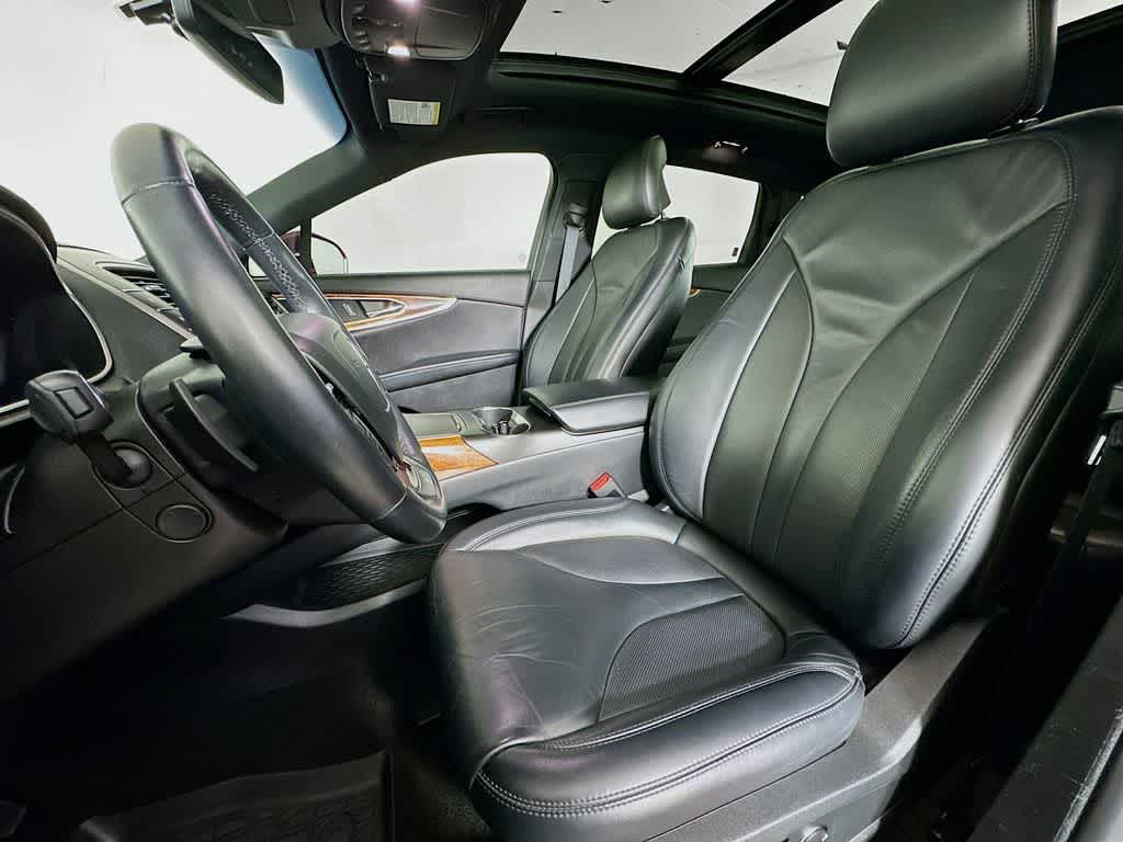 Thumbnail: 2019 Lincoln Nautilus - 12