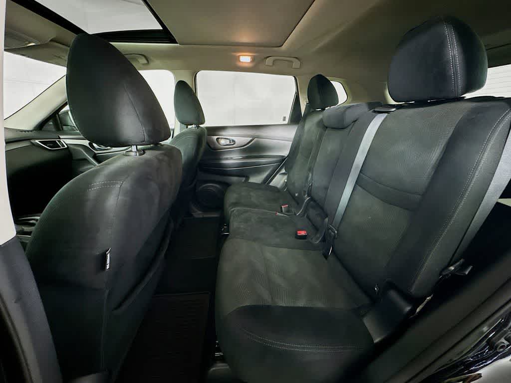 Thumbnail: 2016 Nissan Rogue - 14