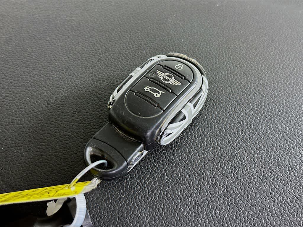 Thumbnail: 2016 MINI Cooper Hardtop - 21