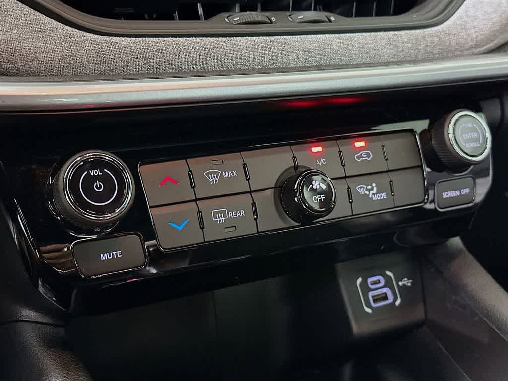 Thumbnail: 2024 Jeep Compass - 18