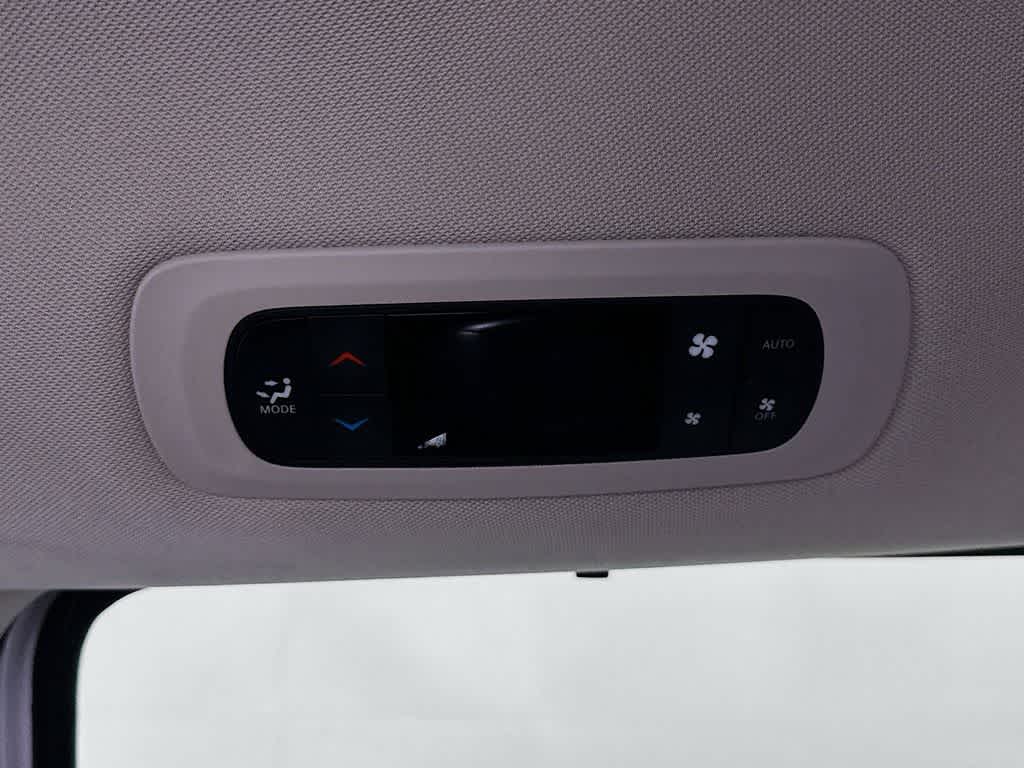 Thumbnail: 2024 Chrysler Pacifica - 13