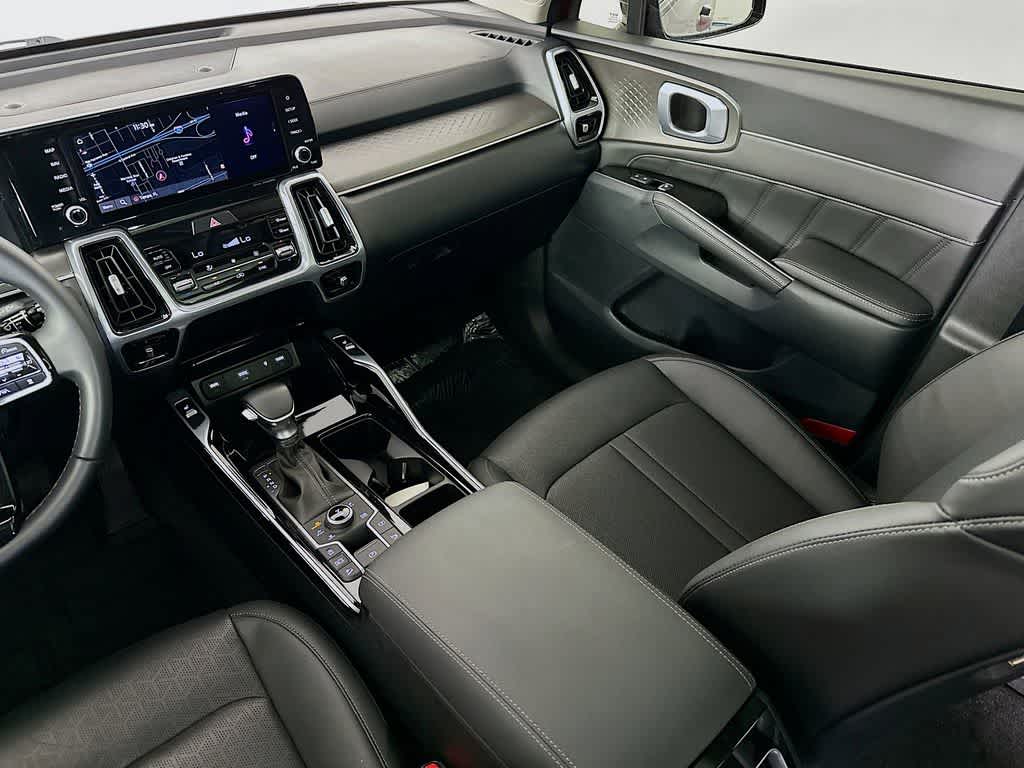 Thumbnail: 2022 Kia Sorento - 11