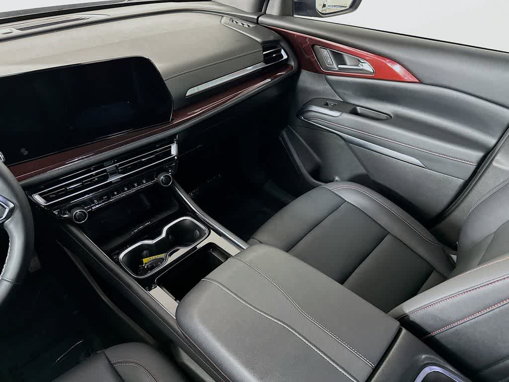 Thumbnail: 2025 Chevrolet Traverse - 11