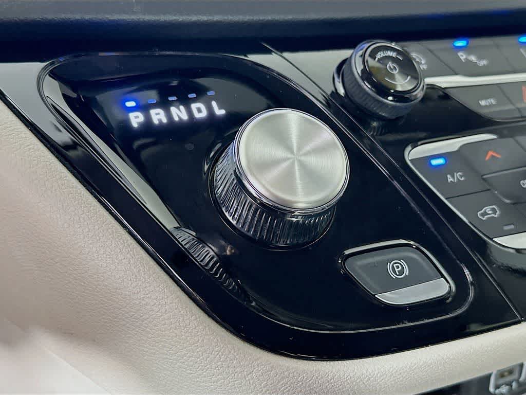 Thumbnail: 2024 Chrysler Pacifica - 19