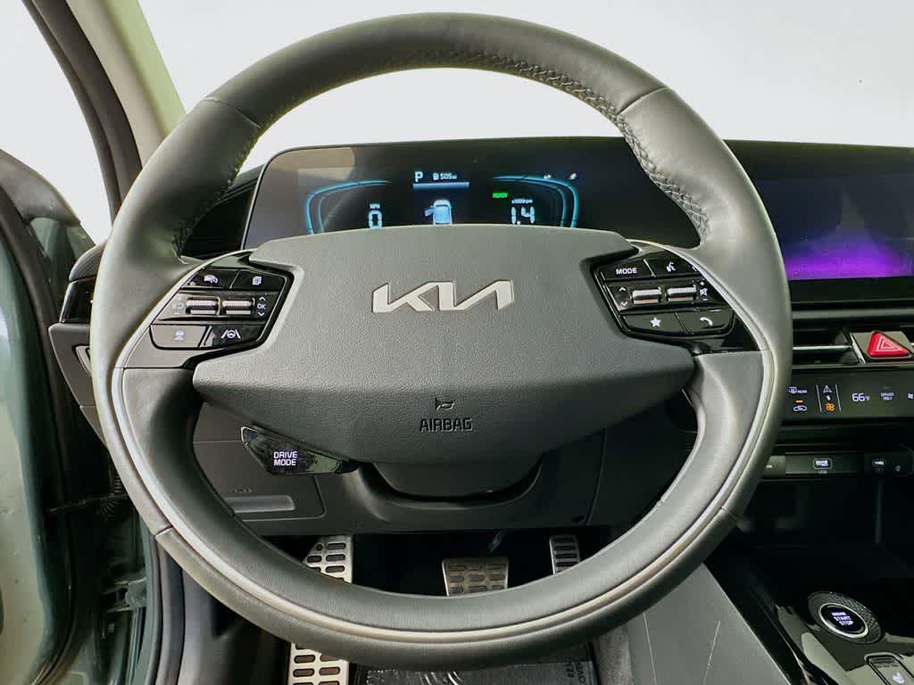 2023 Kia Niro SX Touring 16