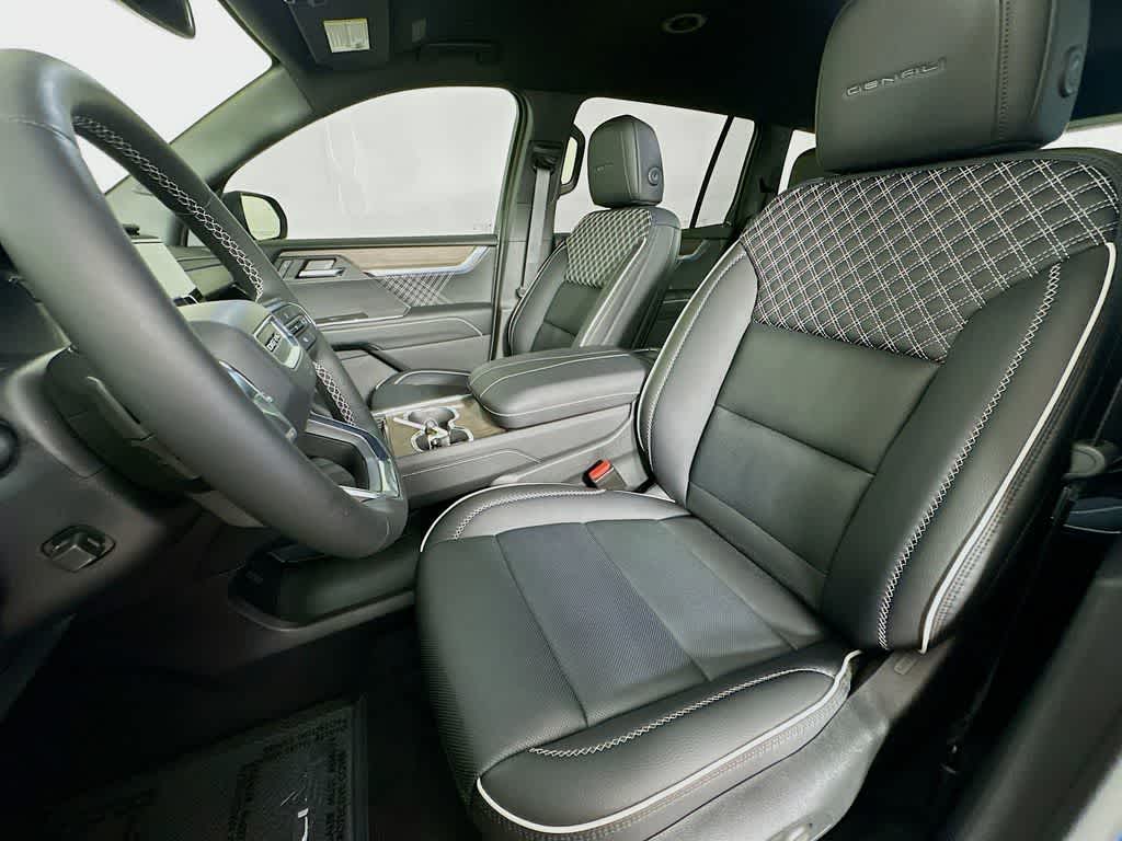 2025 GMC Acadia Denali 12
