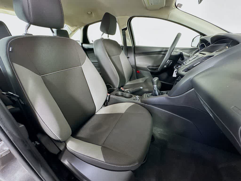 Thumbnail: 2013 Ford Focus - 14