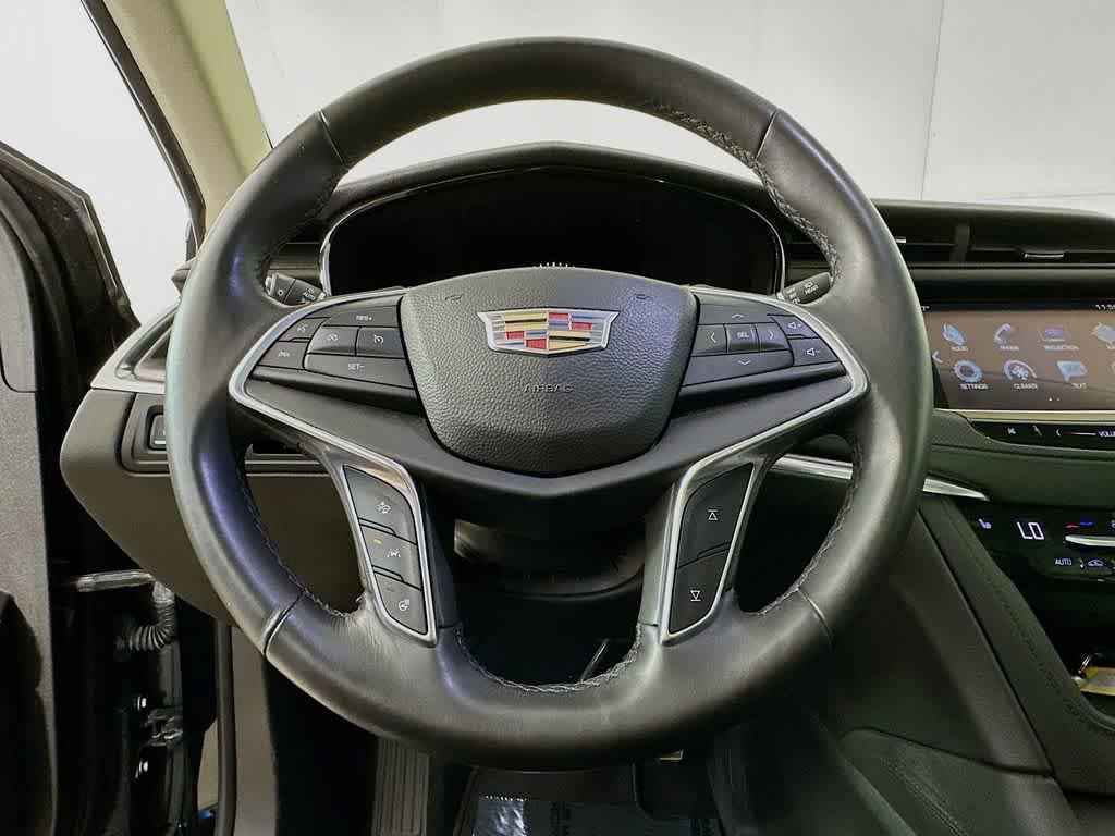 Thumbnail: 2017 Cadillac XT5 - 16