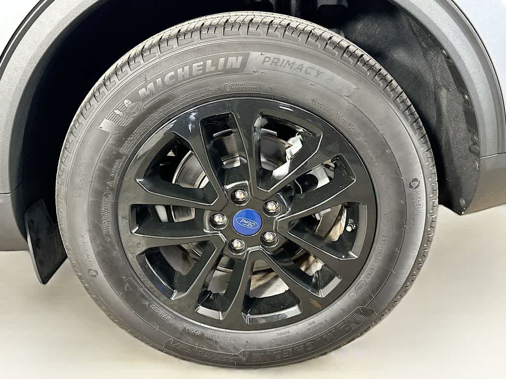 Thumbnail: 2022 Ford Escape - 8