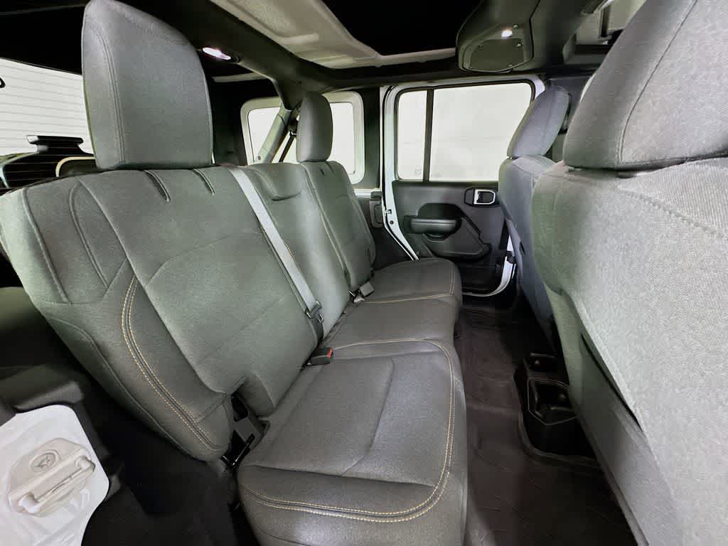 Thumbnail: 2024 Jeep Wrangler - 31