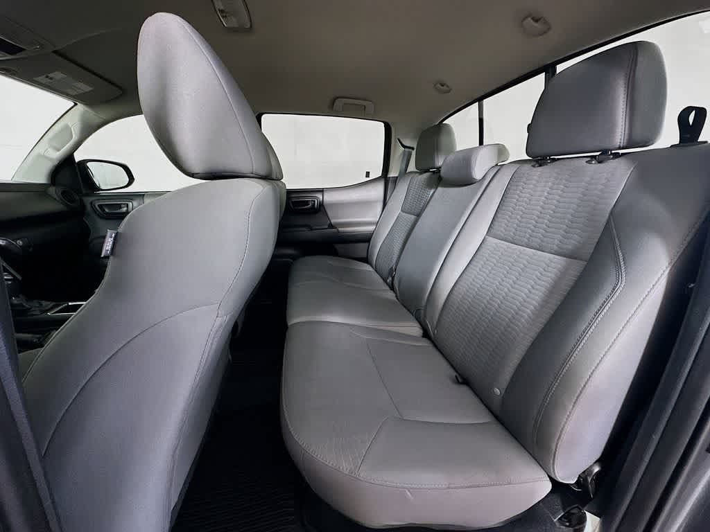 Thumbnail: 2018 Toyota Tacoma - 12