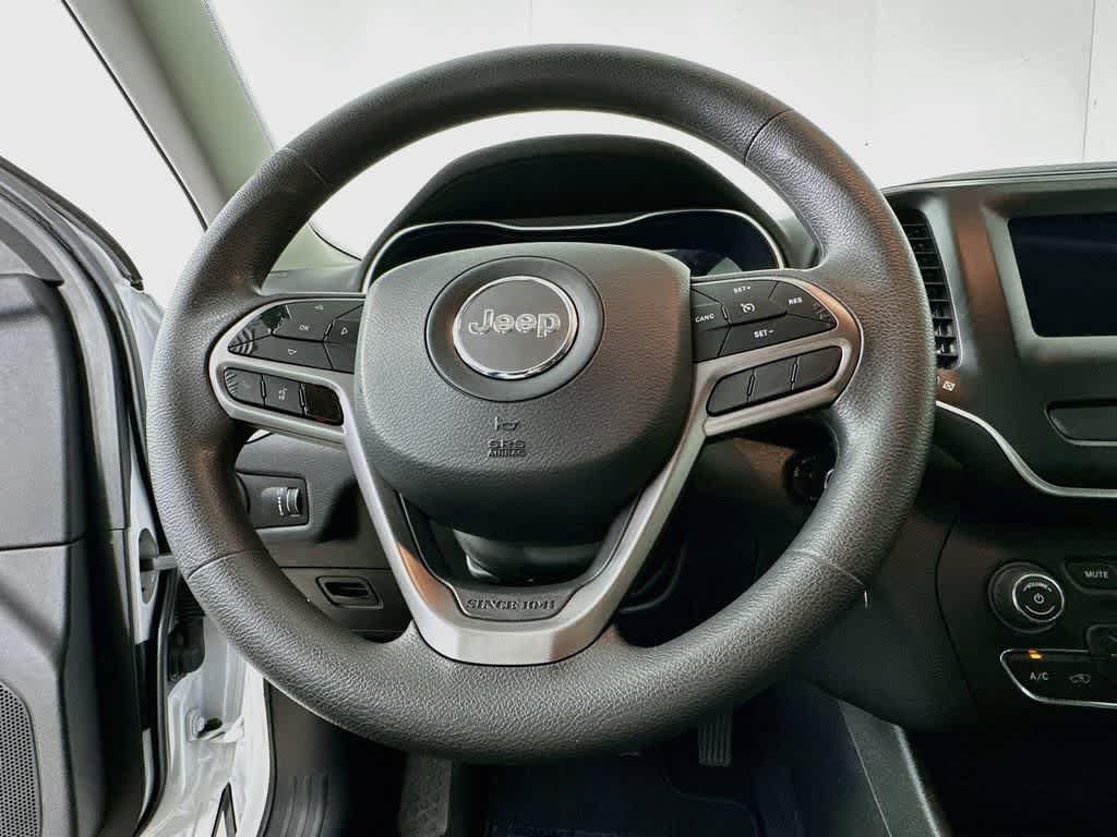Thumbnail: 2020 Jeep Cherokee - 15