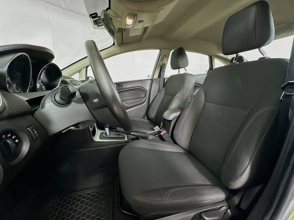 Thumbnail: 2016 Ford Fiesta - 12