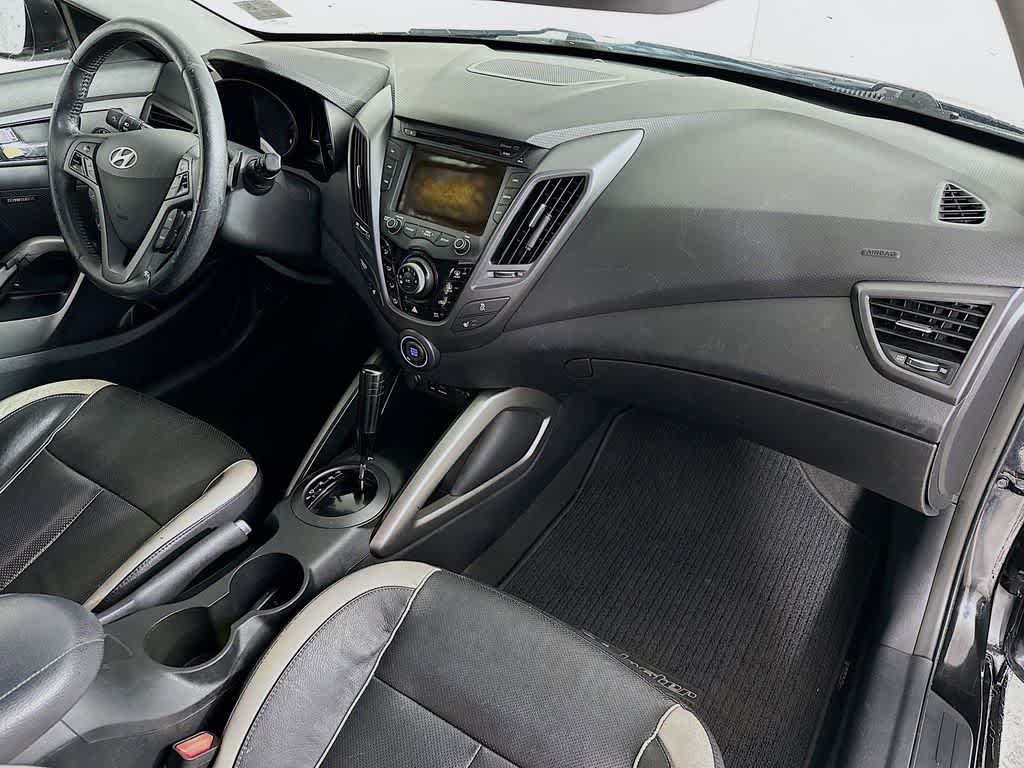 Thumbnail: 2013 Hyundai Veloster - 29