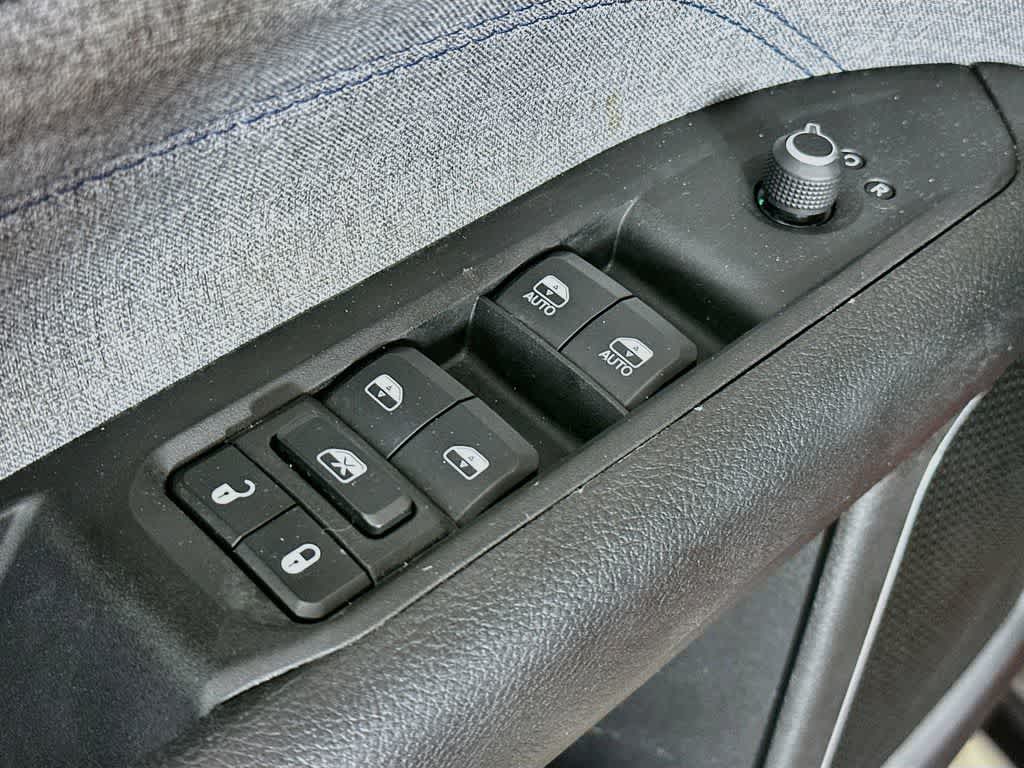 Thumbnail: 2023 Jeep Compass - 28