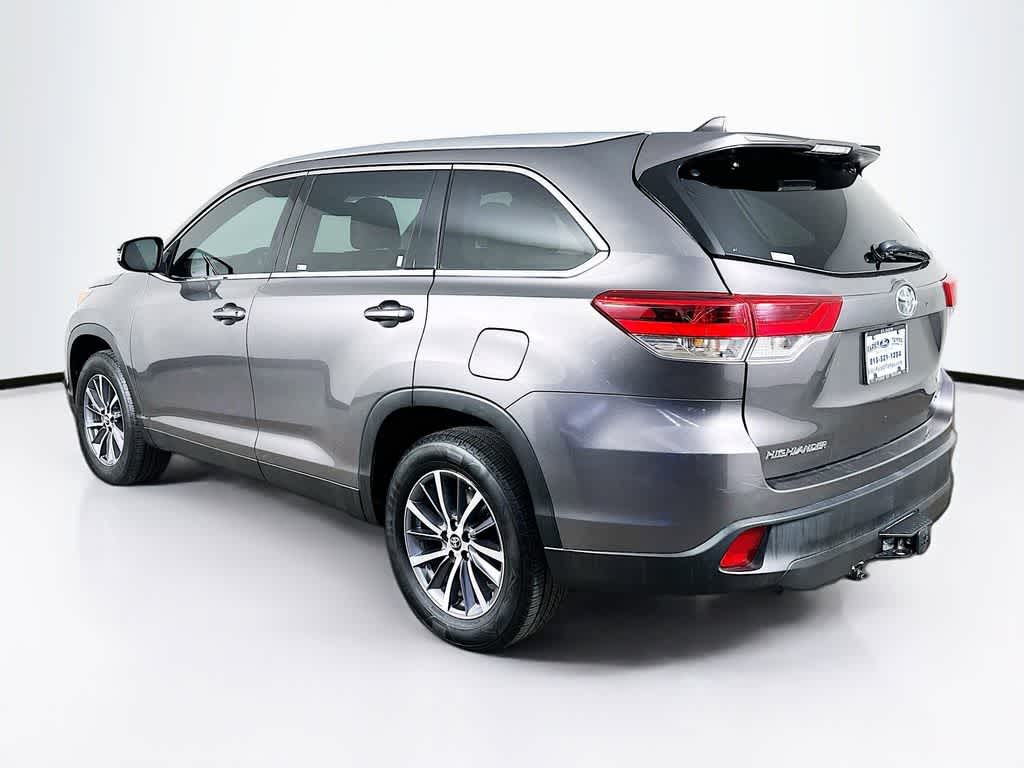 Thumbnail: 2019 Toyota Highlander - 4