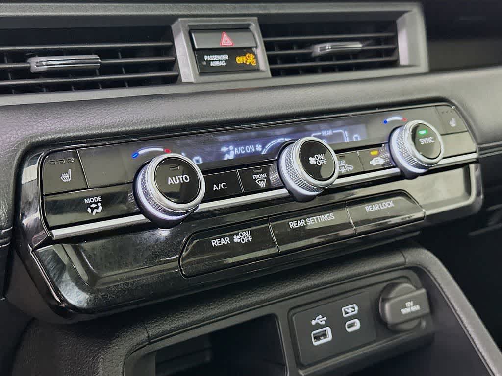 2025 Honda Pilot Touring 18