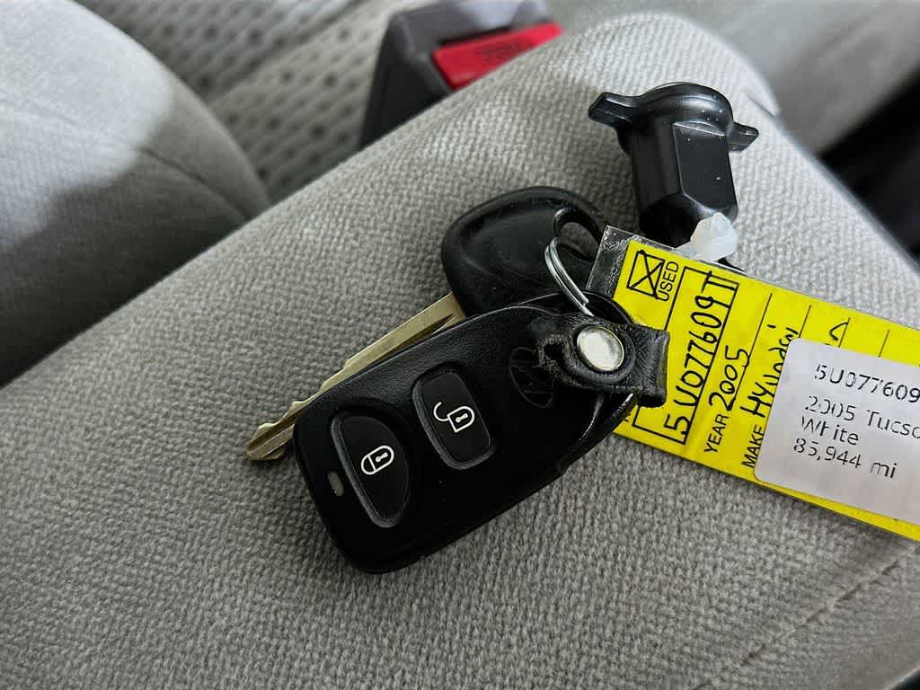 Thumbnail: 2005 Hyundai Tucson - 21