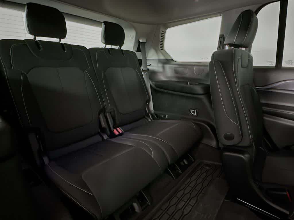 Thumbnail: 2022 Jeep Grand Cherokee L - 31