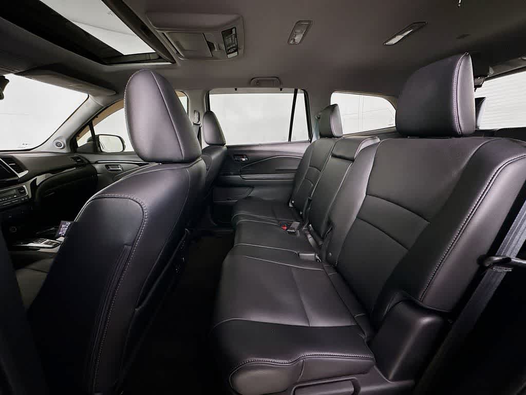 Thumbnail: 2016 Honda Pilot - 14