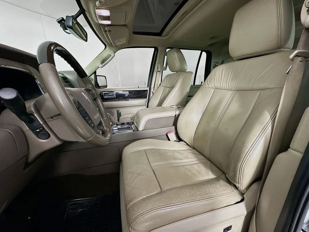 Thumbnail: 2016 Lincoln Navigator - 11