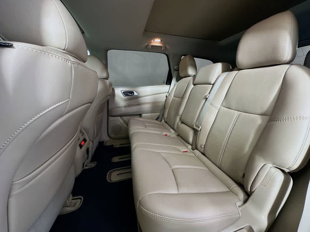 Thumbnail: 2015 Nissan Pathfinder - 14