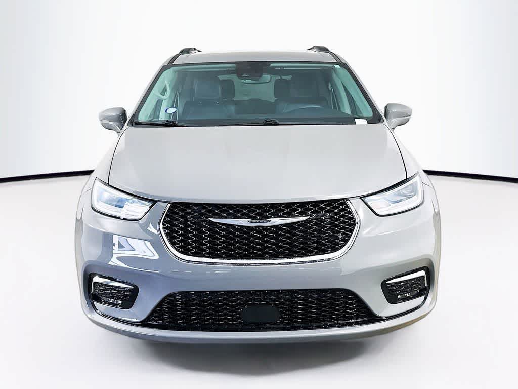 Thumbnail: 2022 Chrysler Pacifica - 5