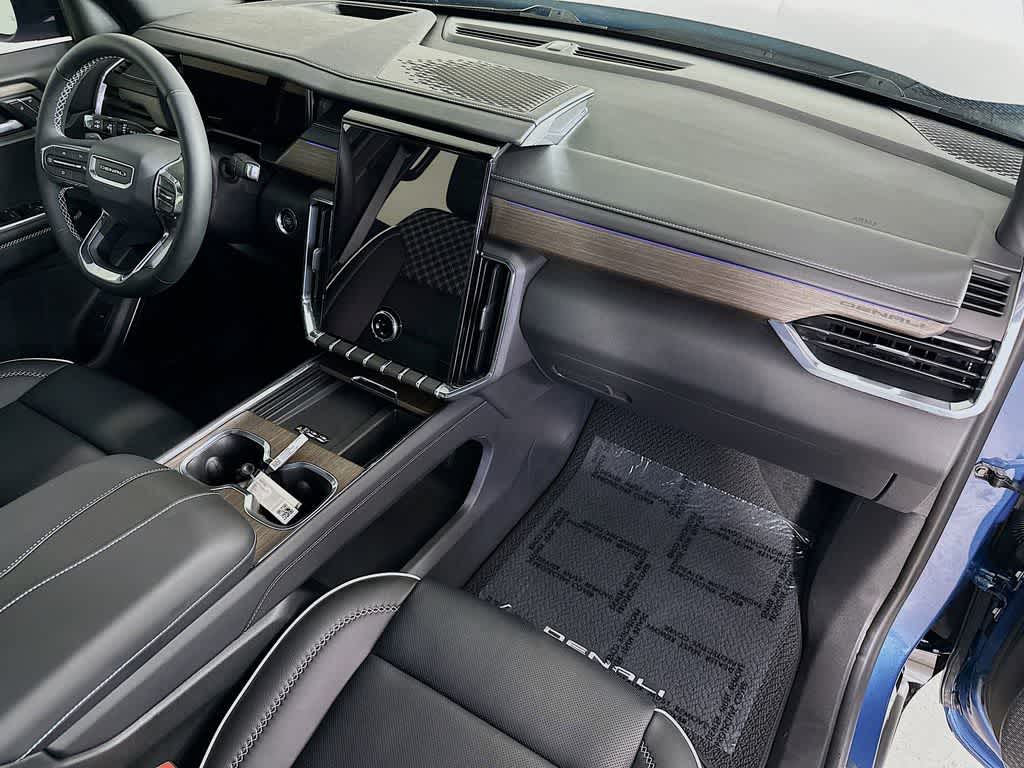 2025 GMC Acadia Denali 34