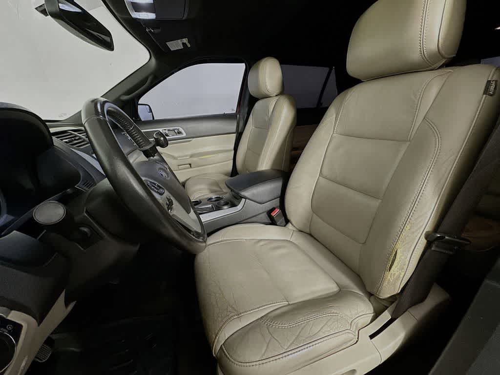 Thumbnail: 2011 Ford Explorer - 12