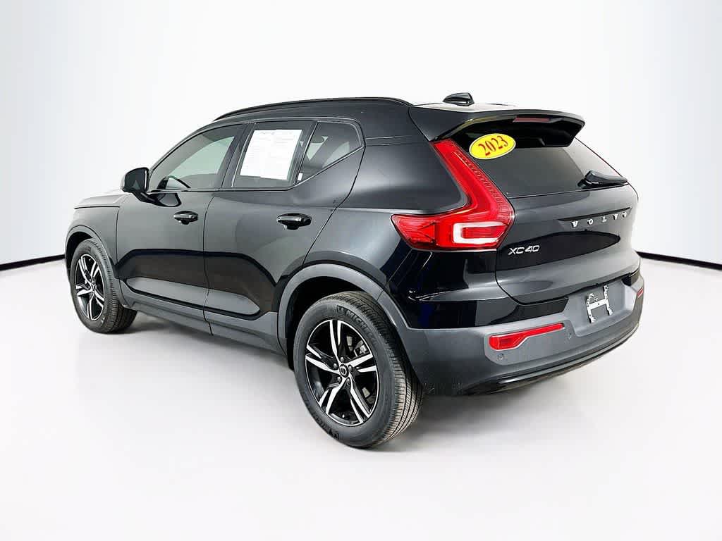 Thumbnail: 2023 Volvo XC40 - 4