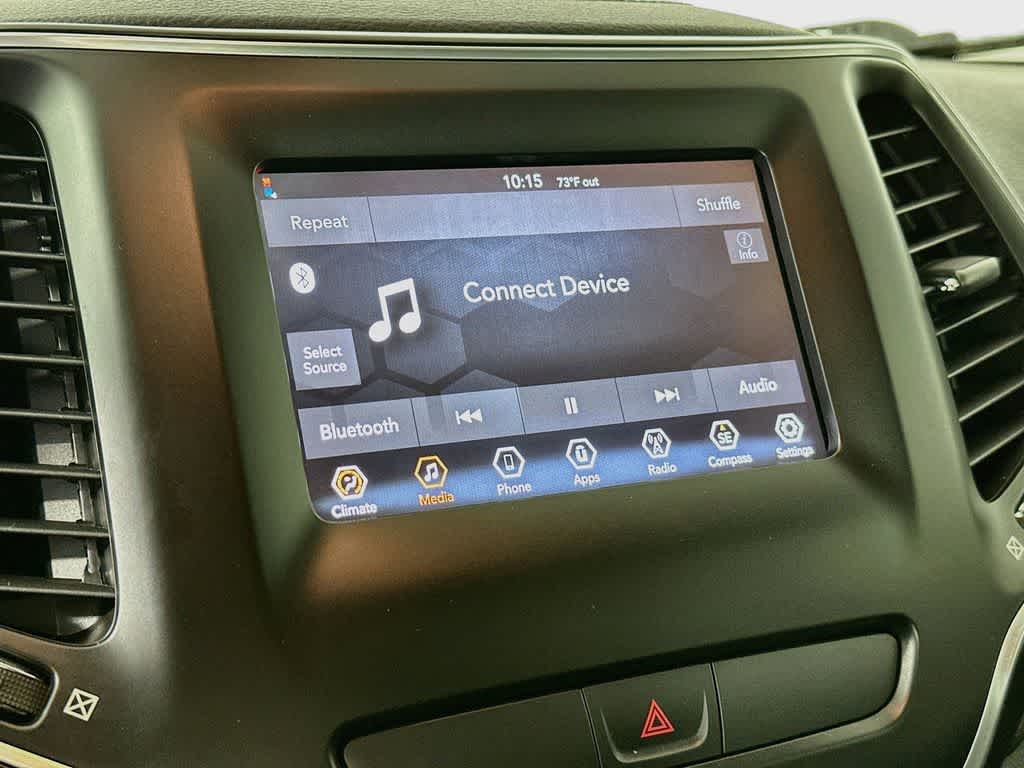 Thumbnail: 2020 Jeep Cherokee - 16