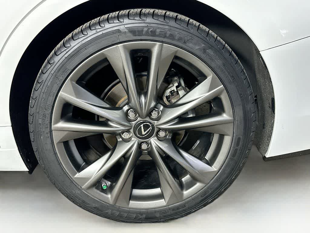 Thumbnail: 2020 Lexus ES - 8
