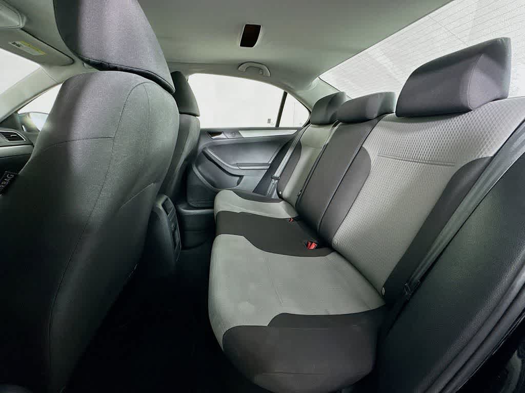 Thumbnail: 2018 Volkswagen Jetta - 13