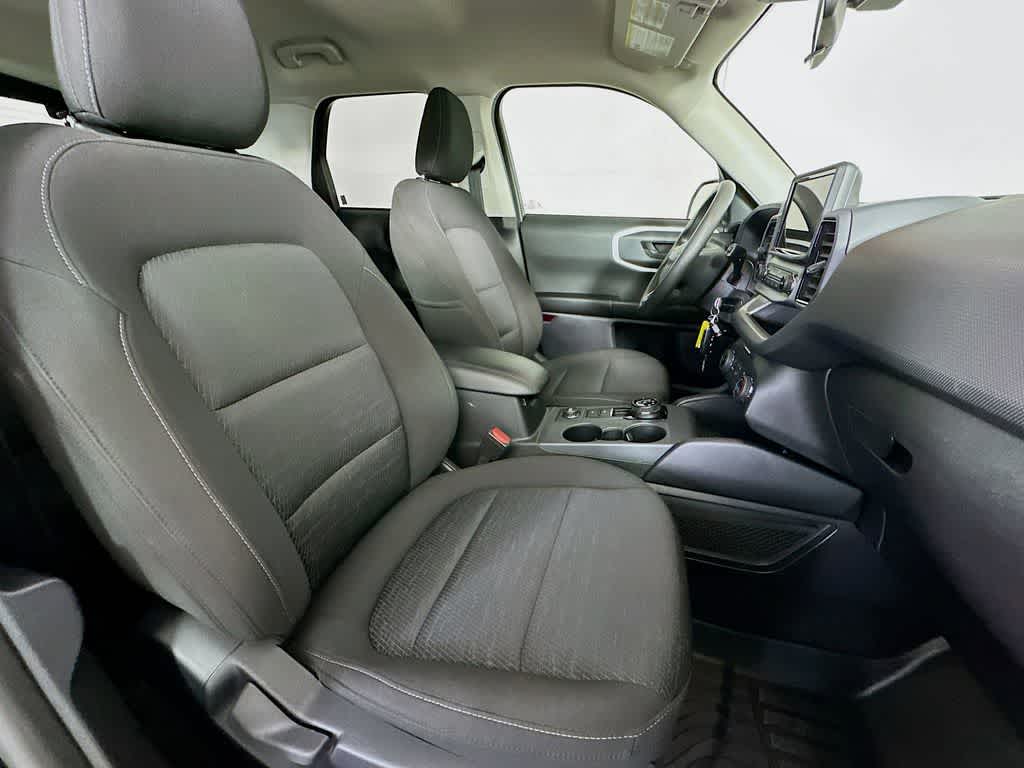 Thumbnail: 2022 Ford Bronco Sport - 14