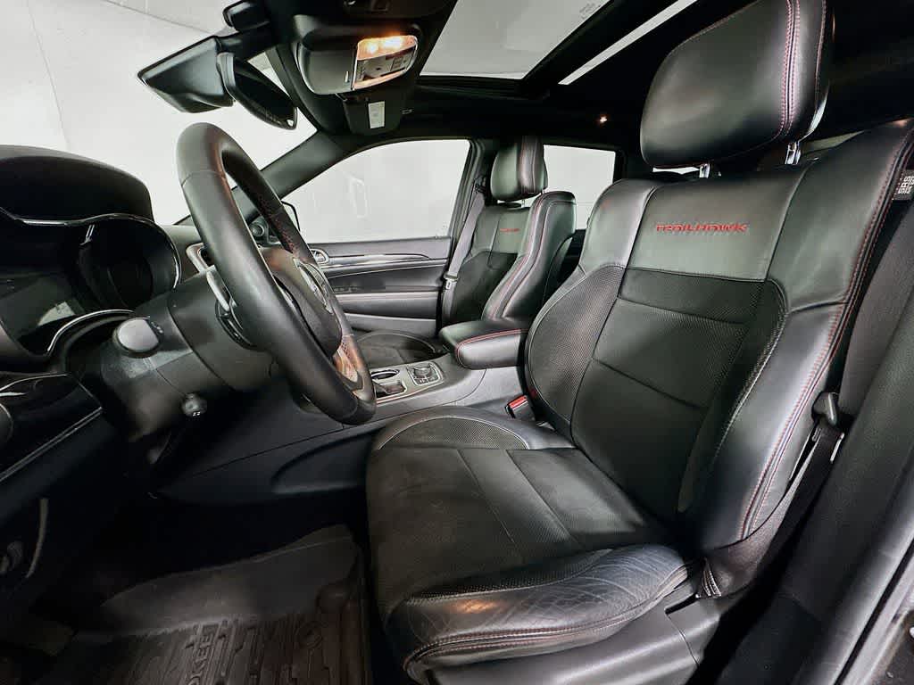 Thumbnail: 2017 Jeep Grand Cherokee - 12