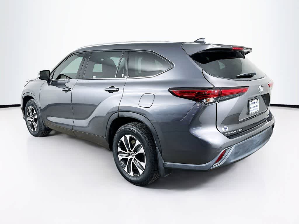 Thumbnail: 2021 Toyota Highlander - 4