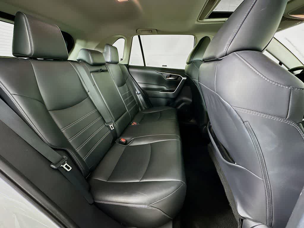 Thumbnail: 2021 Toyota RAV4 - 32