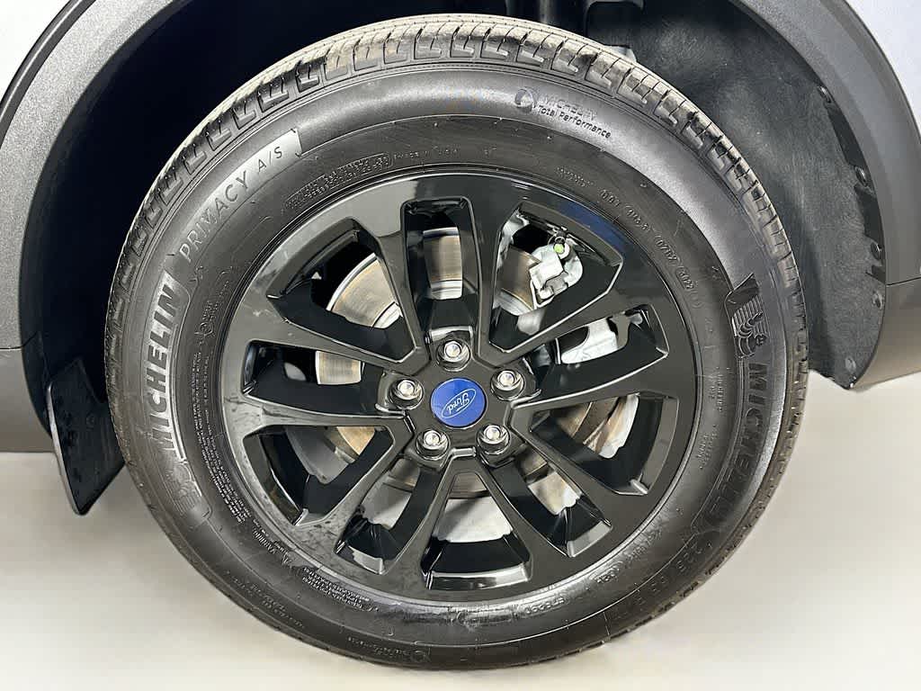 Thumbnail: 2022 Ford Escape - 8