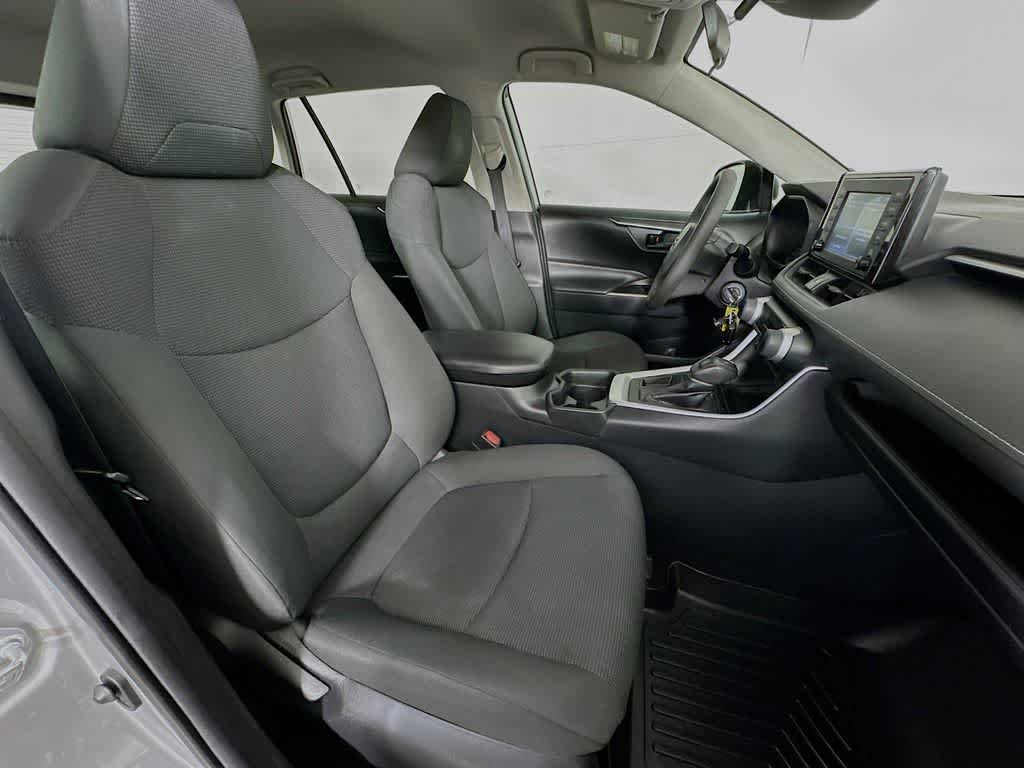 Thumbnail: 2019 Toyota RAV4 - 14