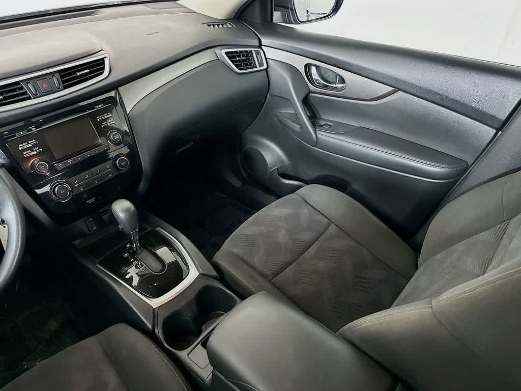 Thumbnail: 2016 Nissan Rogue - 11