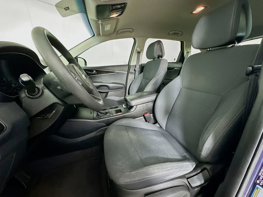 Thumbnail: 2016 Kia Sorento - 12