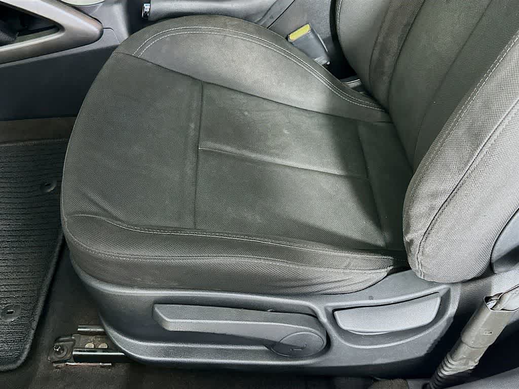 Thumbnail: 2015 Hyundai Veloster - 29