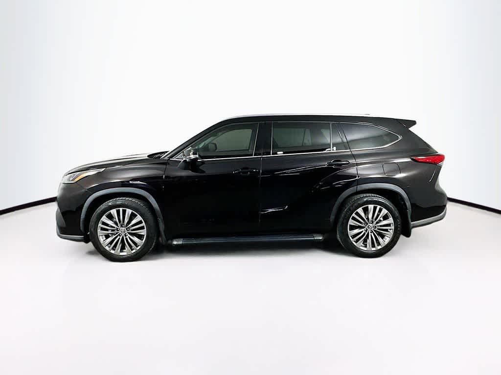Thumbnail: 2021 Toyota Highlander - 3