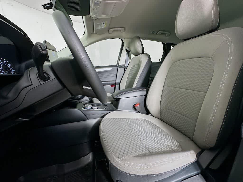 Thumbnail: 2022 Ford Escape - 12