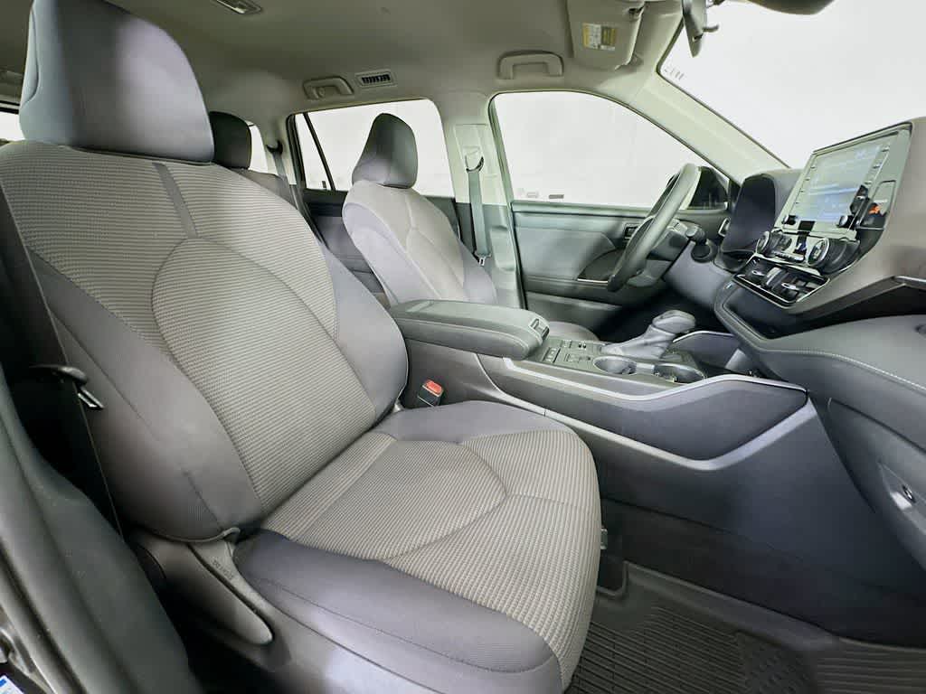 Thumbnail: 2020 Toyota Highlander - 14