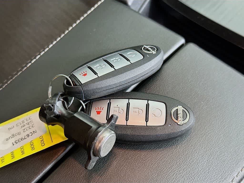 Thumbnail: 2022 Nissan Rogue - 22